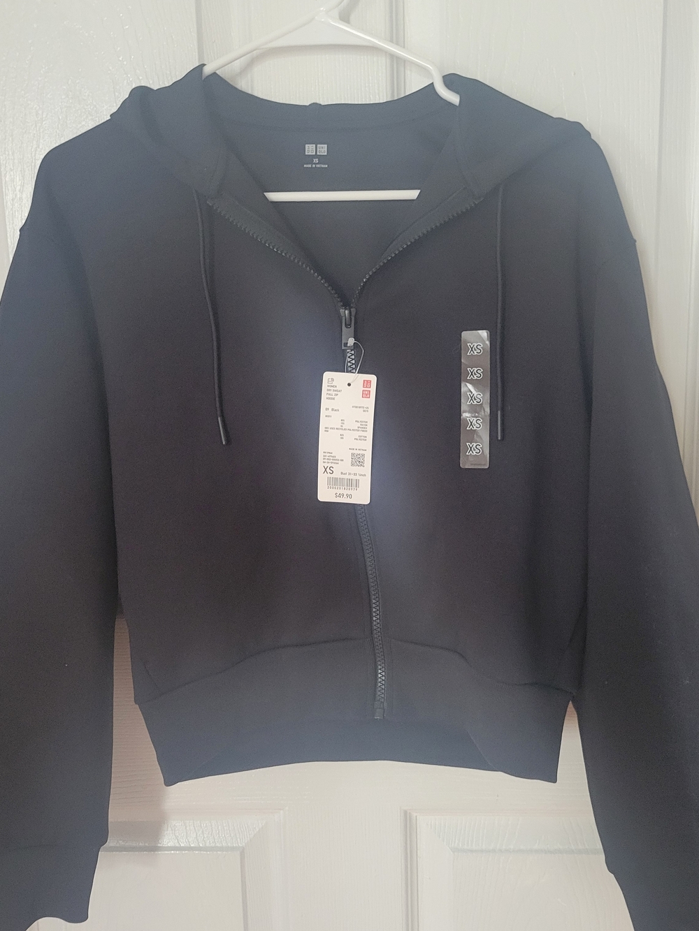 Uniqlo Black Cropped Zip-Up Hoodie